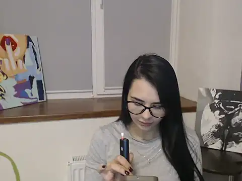 divina kira online show from December 21, 2025, 11:06 am