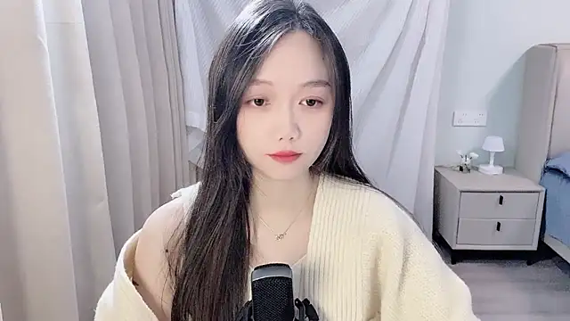 BoiI2u online show from December 3, 2025, 3:21 pm