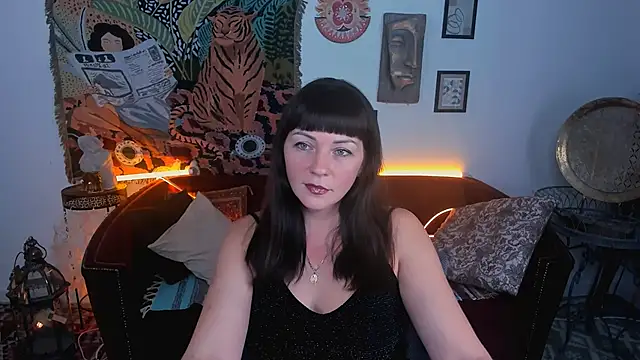 Snapshot of RosaliReed chatting on November 14, 2025, 10:58 am RosaliReed online show from November 14, 2025, 10:58 am