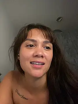 carolsapequinha online show from April 14, 2026, 3:40 pm