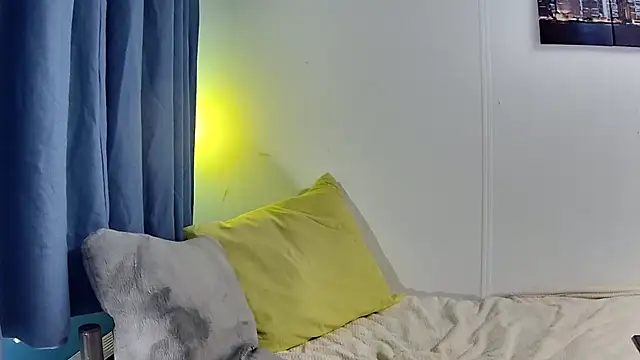 Leila cam18 online show from November 17, 2025, 3:45 am