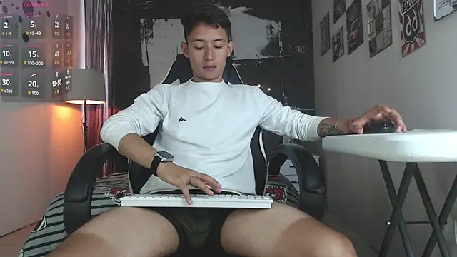 Snapshot of Angell01_ chatting on November 14, 2025, 8:07 pm Angell01 online show from November 14, 2025, 8:07 pm