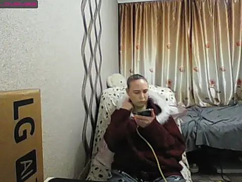 Snapshot of JenniDeep chatting on November 27, 2025, 1:35 pm JenniDeep online show from November 27, 2025, 1:35 pm