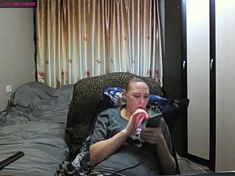 Snapshot of JenniDeep chatting on February 7, 2026, 6:11 pm JenniDeep online show from February 7, 2026, 6:11 pm