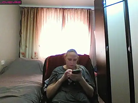 Snapshot of JenniDeep chatting on February 15, 2026, 5:48 am JenniDeep online show from February 15, 2026, 5:48 am