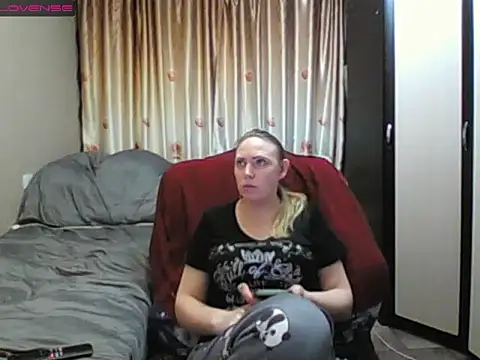 Snapshot of JenniDeep chatting on February 27, 2026, 10:21 pm JenniDeep online show from February 27, 2026, 10:21 pm