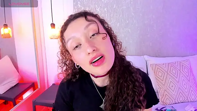 Martina 077 online show from April 21, 2026, 1:42 am