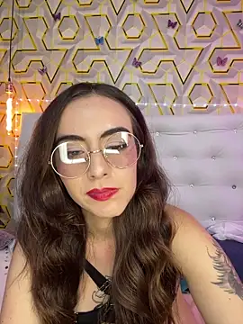 MelanyyJhonson15 online show from April 9, 2026, 6:19 am