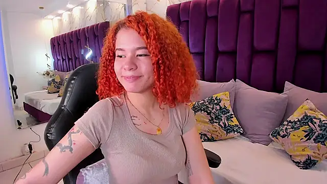 avrilwaynee online show from November 20, 2025, 12:05 pm