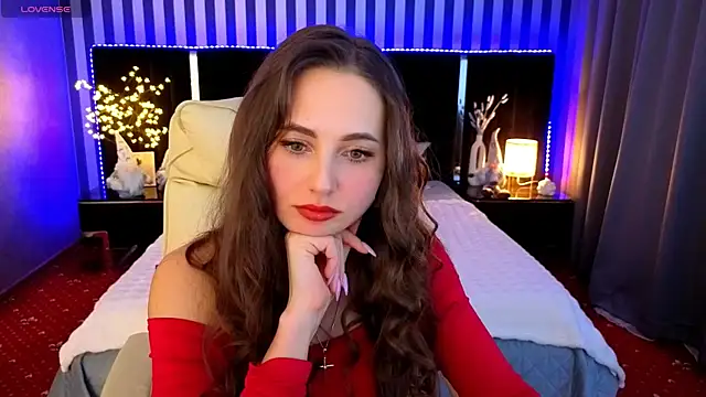 LayllaStarr online show from December 18, 2025, 2:01 pm