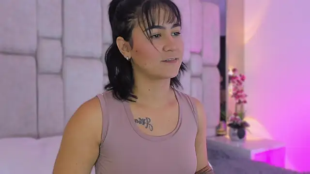 SnakeMuse online show from November 30, 2025, 4:05 am