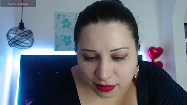 Catalinajane1 online show from April 3, 2026, 1:42 pm