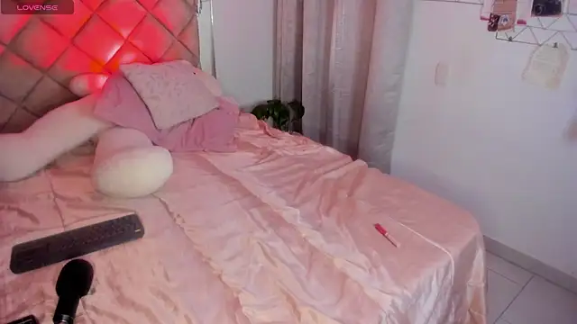 Sweettpepper25 online show from November 25, 2025, 11:16 pm