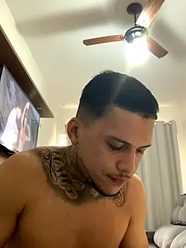 Snapshot of Ryanzl017 chatting on November 16, 2025, 10:21 am Ryanzl017 online show from November 16, 2025, 10:21 am