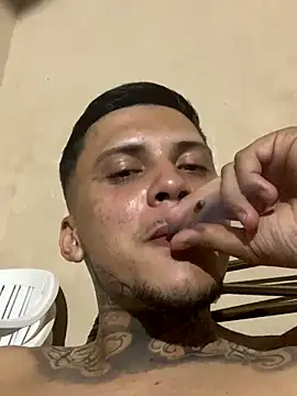 Snapshot of Ryanzl017 chatting on November 23, 2025, 10:31 pm Ryanzl017 online show from November 23, 2025, 10:31 pm