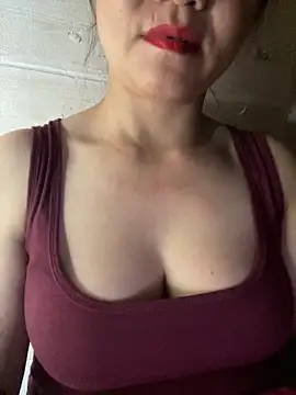 Diana-sexyy online show from April 7, 2026, 1:44 pm