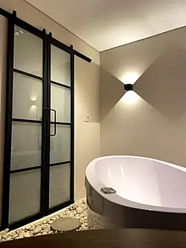 lusstyles 1 online show from November 28, 2025, 11:24 am