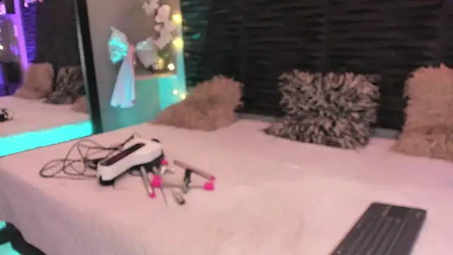 lusstyles 1 online show from December 21, 2025, 7:48 am