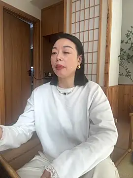 rongrong199 online show from November 14, 2025, 4:22 am