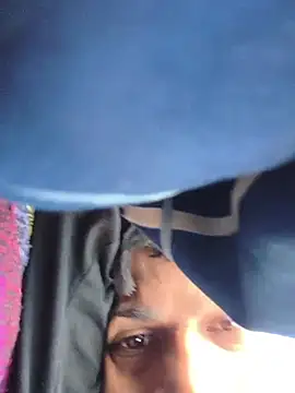 Ritik143jhil online show from January 9, 2026, 9:56 am