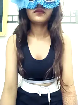 TINA9900 online show from November 13, 2025, 12:59 pm