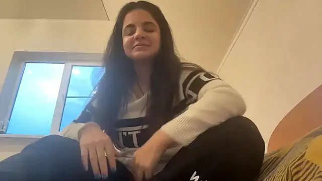 Snapshot of ArielleLeitao chatting on November 16, 2025, 1:49 pm ArielleLeitao online show from November 16, 2025, 1:49 pm