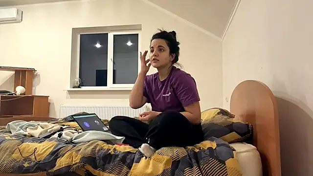 Snapshot of ArielleLeitao chatting on November 17, 2025, 2:34 pm ArielleLeitao online show from November 17, 2025, 2:34 pm