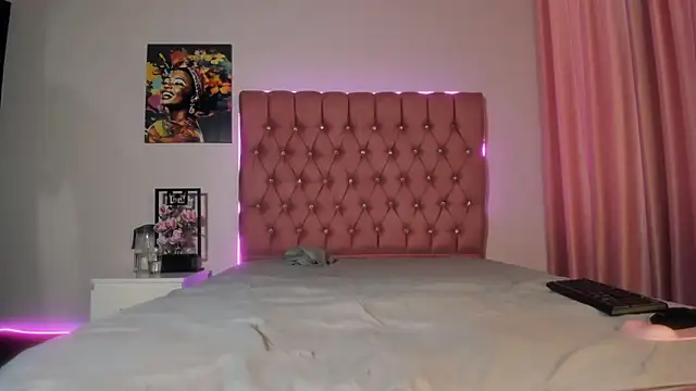 VanillaFlo online show from April 9, 2026, 5:07 am