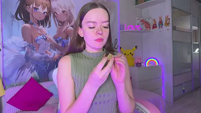 CheekySashaCharm online show from June 8, 2026, 12:38 pm