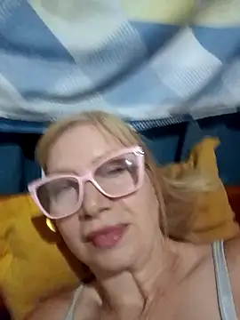 Snapshot of SexyMilf1211 chatting on February 5, 2026, 4:22 pm SexyMilf1211 online show from February 5, 2026, 4:22 pm