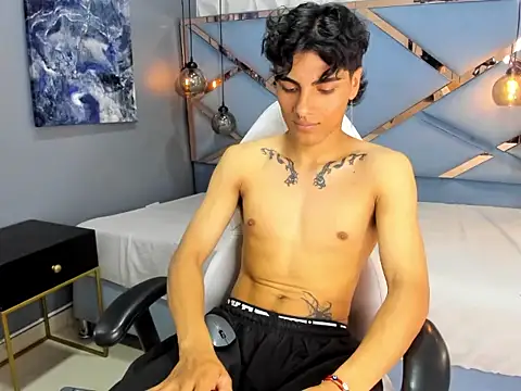 Snapshot of MattFiore chatting on November 29, 2025, 6:33 pm MattFiore online show from November 29, 2025, 6:33 pm