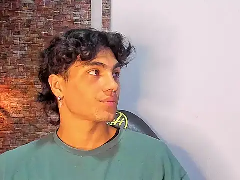 MattFiore online show from December 14, 2025, 6:01 pm