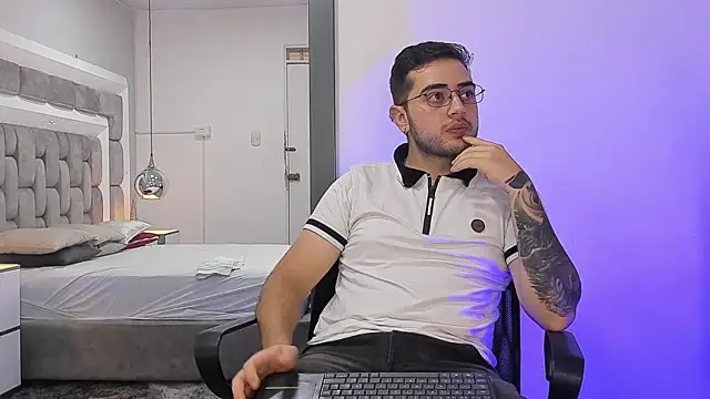 Ethan Greys online show from December 21, 2025, 1:29 pm