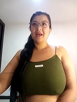 CelesteAlvarez1989 online show from April 21, 2026, 4:01 pm