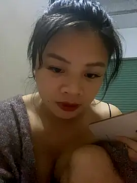 sara-xx online show from December 4, 2025, 3:21 pm