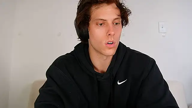 alex islivee online show from April 1, 2026, 10:29 pm
