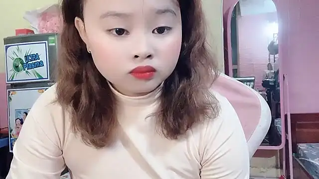 Lina8386 online show from November 21, 2025, 5:22 pm