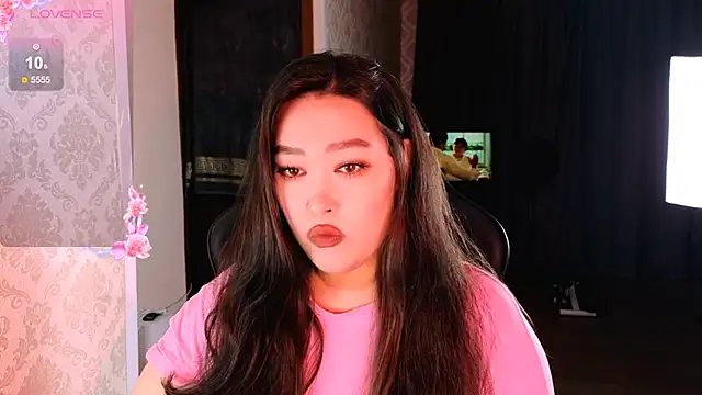 Emma Uilson online show from November 19, 2025, 11:32 am