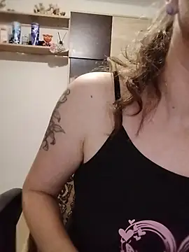 CrazyMaya39 online show from June 9, 2026, 9:04 pm