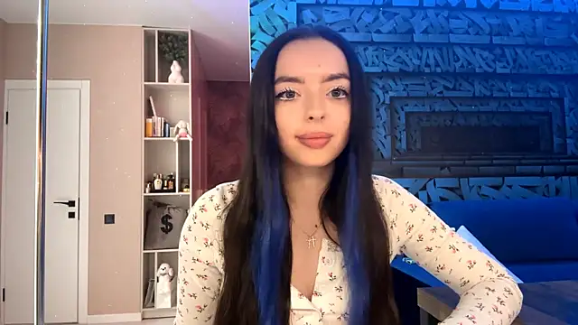 Snapshot of TonaMarchetta chatting on November 17, 2025, 6:46 pm TonaMarchetta online show from November 17, 2025, 6:46 pm