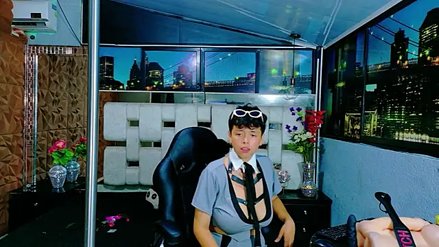 lunabustygirl online show from November 28, 2025, 2:36 am