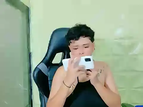 lunabustygirl online show from February 28, 2026, 4:08 pm