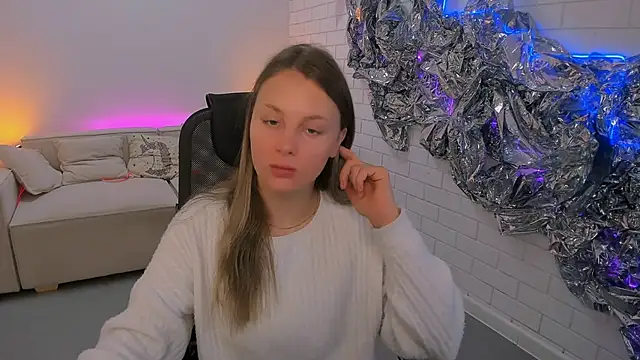 SandraLindsey online show from November 26, 2025, 6:25 am