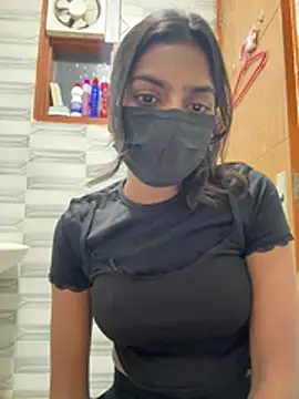 Snapshot of sexyayeshadesi chatting on May 7, 2026, 6:13 pm sexyayeshadesi online show from May 7, 2026, 6:13 pm