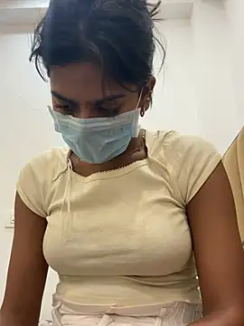 Snapshot of sexyayeshadesi chatting on May 21, 2026, 6:04 pm sexyayeshadesi online show from May 21, 2026, 6:04 pm