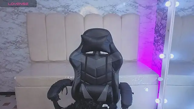 Snapshot of Maleja_v_ chatting on November 20, 2025, 1:22 pm Maleja v online show from November 20, 2025, 1:22 pm