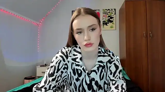 tinyglow online show from January 16, 2026, 8:57 pm