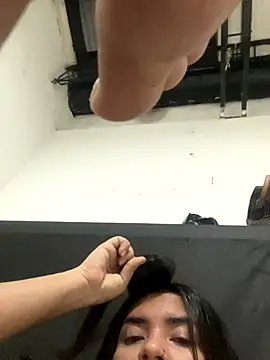 Snapshot of lizmy chatting on November 23, 2025, 9:20 am lizmy online show from November 23, 2025, 9:20 am