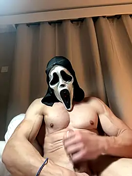 Snapshot of Luna_MaskedMan chatting on December 20, 2025, 9:05 am Luna MaskedMan online show from December 20, 2025, 9:05 am