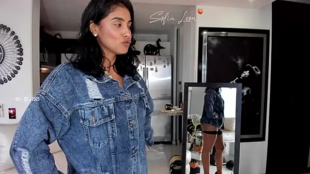 Snapshot of sofiasexhot chatting on February 5, 2025, 2:16 pm sofiasexhot online show from February 5, 2025, 2:16 pm